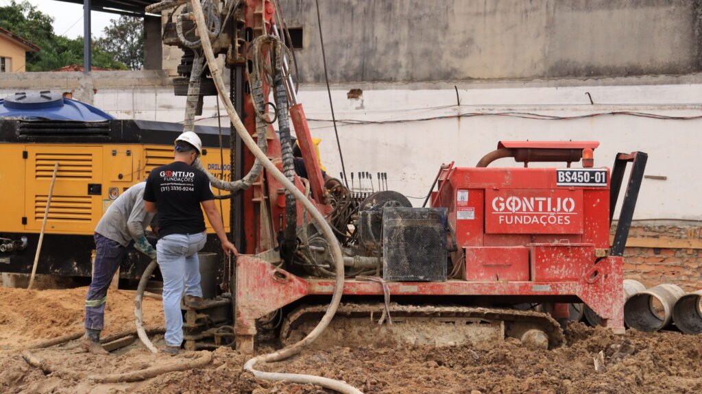 Estaca raiz - Equipamento e execução Estaca raiz - Equipamento e execução